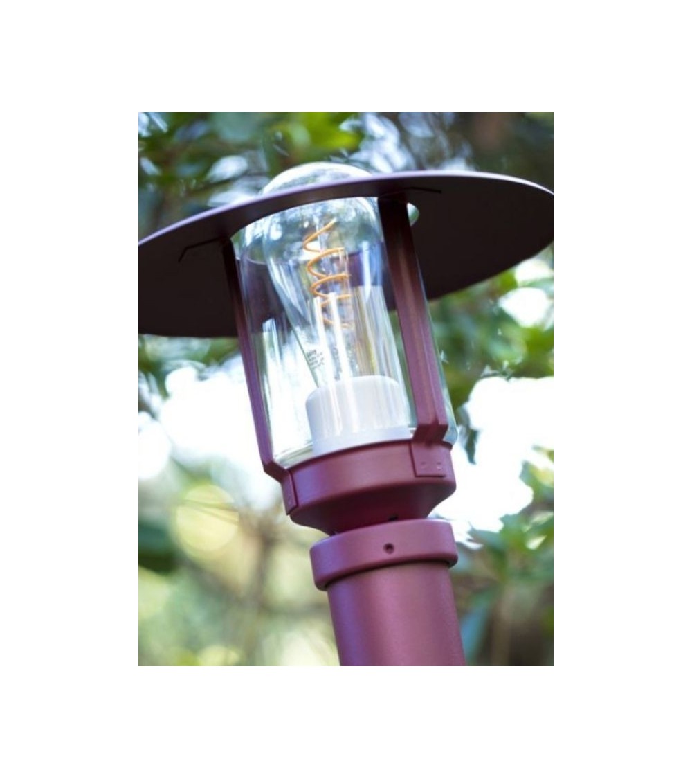 Borne NEWPARK : Design élégant et robuste pour vos extérieurs Borne NEWPARK : Design élégant et robuste pour vos extérieurs