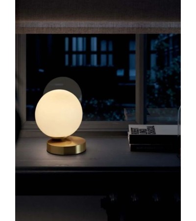 Lampe tactile PUNT – Élégance et praticité en laiton mat