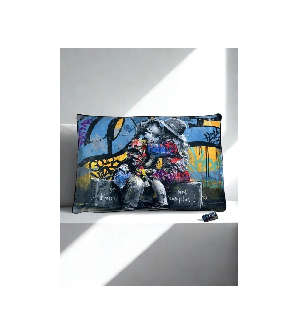 Coussin street art Romaric les petits amoureux Coussin street art Romaric les petits amoureux