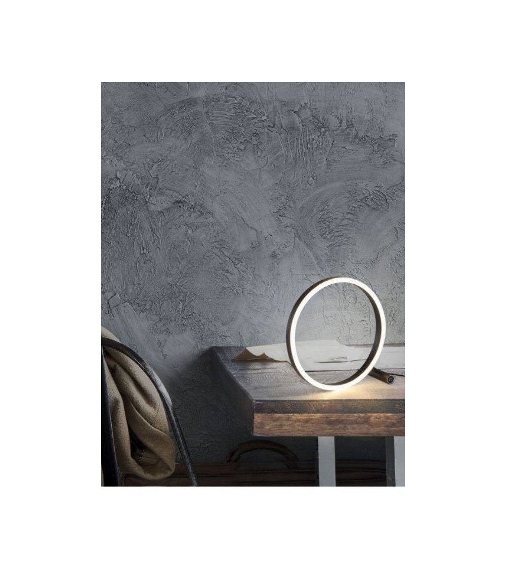Lampe de table RITUS – Éclairez avec style et douceur Lampe de table RITUS – Éclairez avec style et douceur